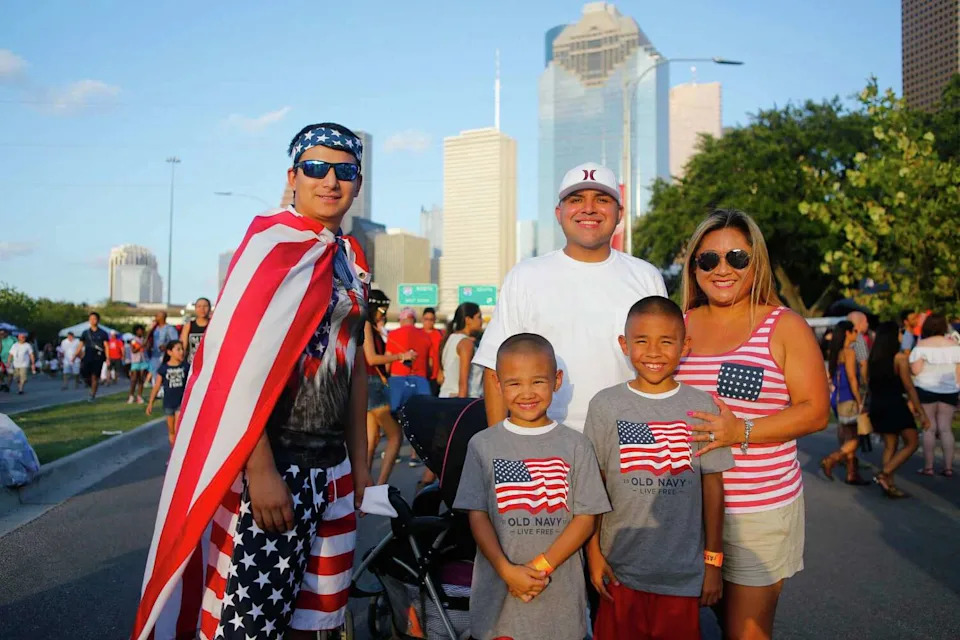 Houstonians celebrate at the Freedom Over Texas celebration along Buffalo Bayou. (Mark Mulligan, Staff Photographer / Mark Mulligan / Houston Chronicle)