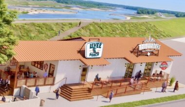 Popular Fort Worth burger and nachos hangout to open patio on the Trinity River