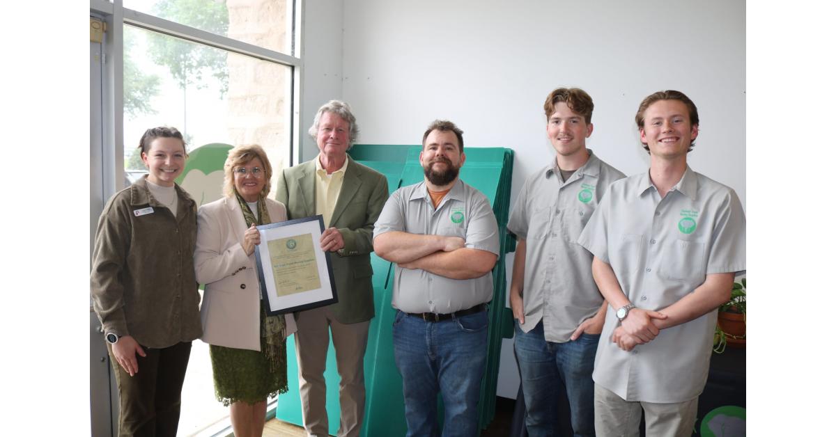 North Texas Summer Heat Damages Cardboard Moving Boxes. Plano Company Offers a Sturdier Option