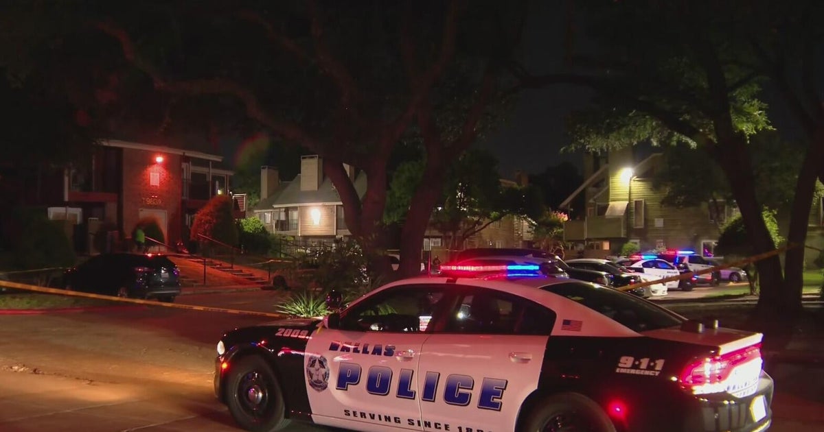 Suspects wanted after woman killed in crossfire during shooting, Dallas police say