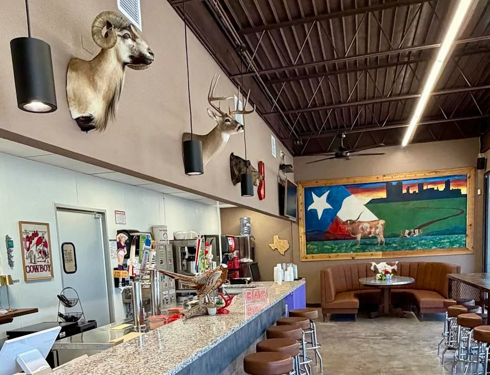 The front room at the remodeled Tommy’s Hamburgers flagship location now has a service counter.