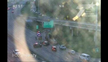 Driver killed in rollover crash on I-30 near downtown Fort Worth