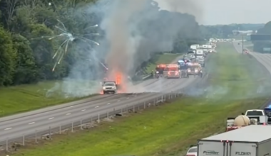 Trailer carrying fireworks ignites on Tennessee highway – NBC 5 Dallas-Fort Worth