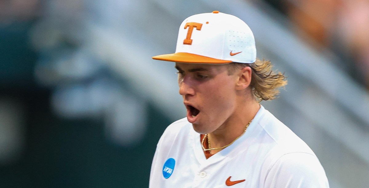 No. 6 Texas faces red-hot No. 3 Georgia to open CWS