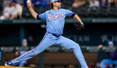 deGrom dominates as Rangers blank Guardians 10-0