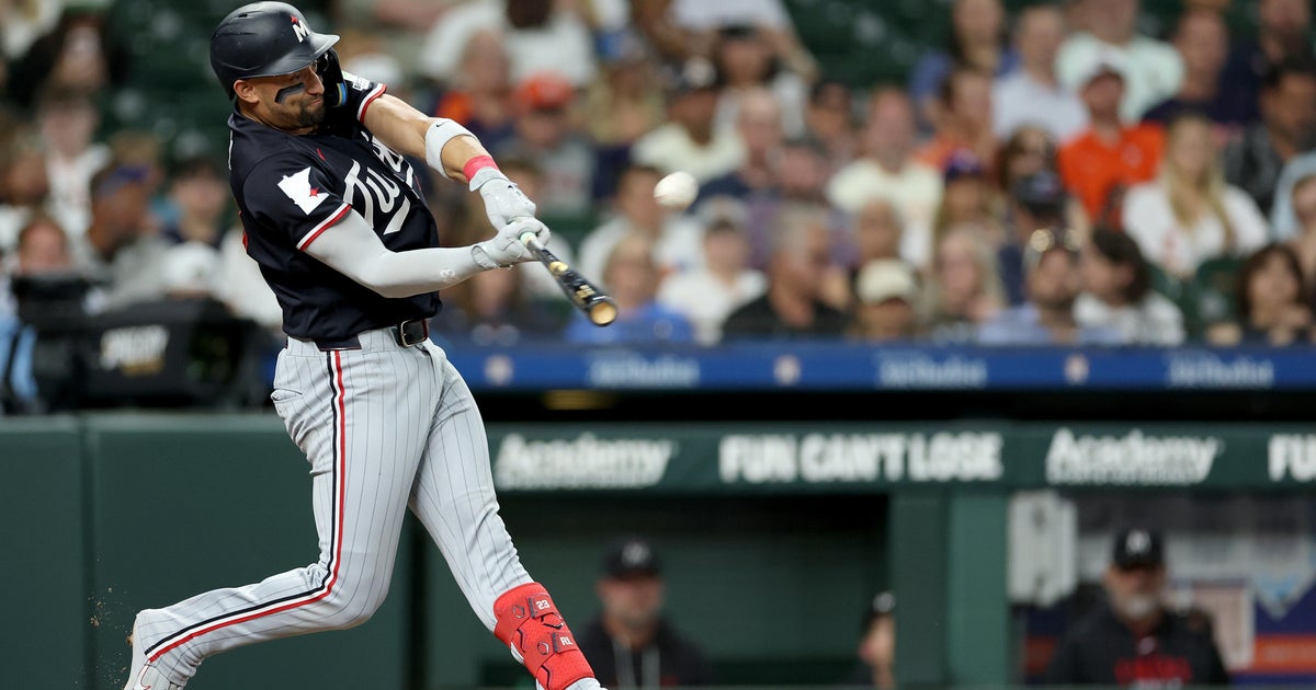 Minnesota Twins hit 3 homers, hold off Houston Astros rally in 9th for 5-4 win