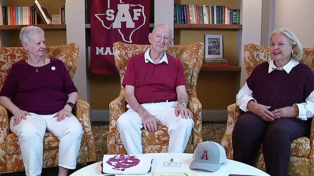 Austin High grads reunite in retirement community