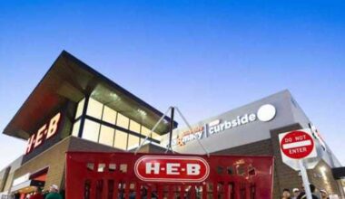 H-E-B's first Dallas County grocery store opens in Irving