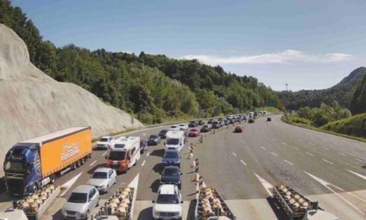 Croatia’s ‘art of the long weekend’ culture brings heavy traffic on Corpus Christi holiday