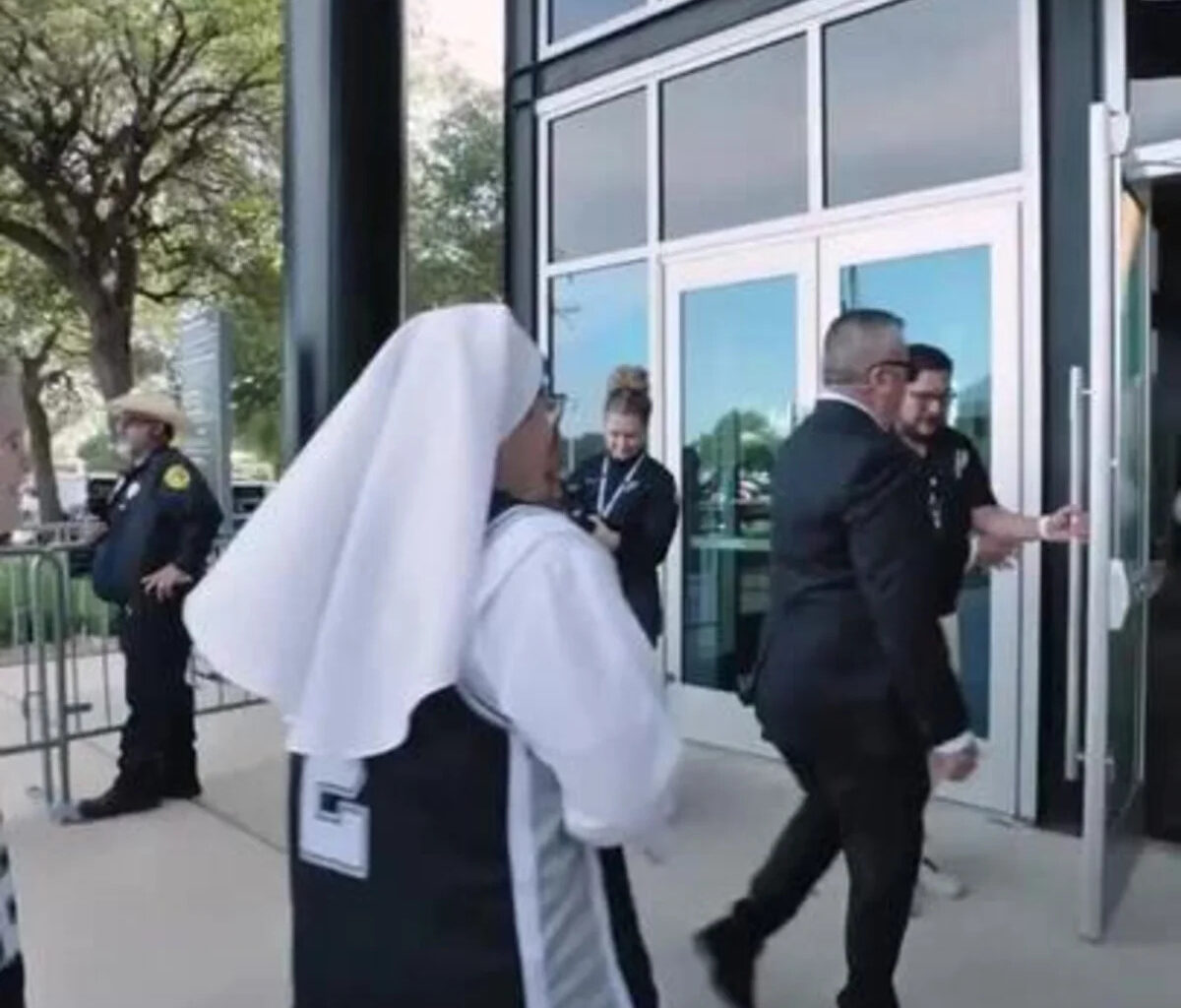 This Is What a Night With the San Antonio Spurs-Supporting Nuns Looks Like