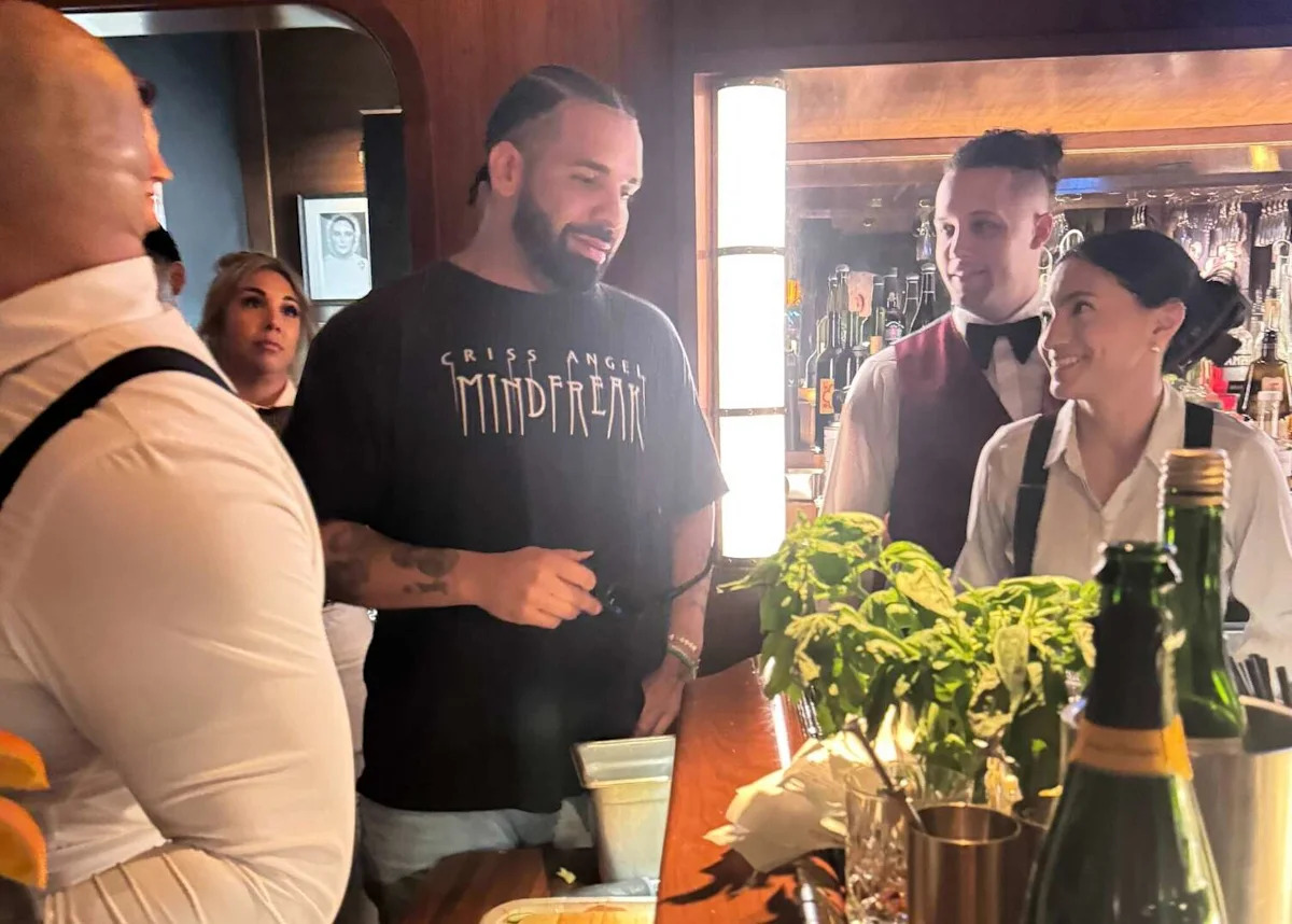 Rapper Drake is inviting women in Houston with the legal name Janice to an apology party