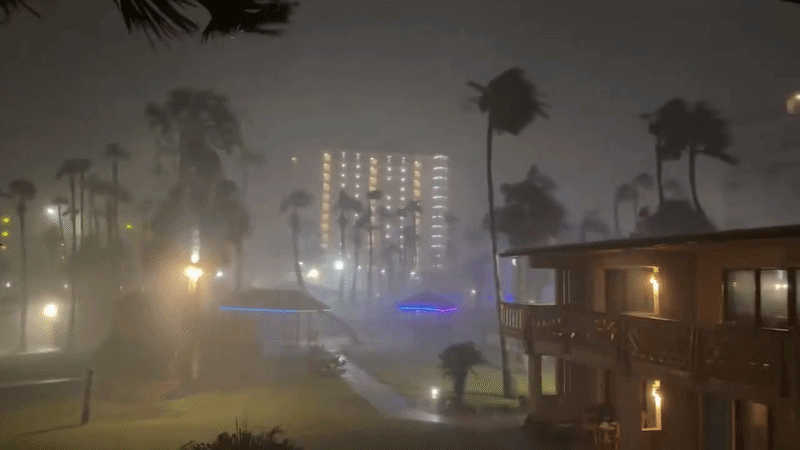 Strong Winds, Heavy Rain and Lightning Batter South Texas