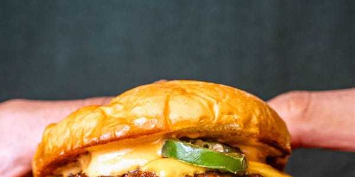 Popular JABS burgers opening on Riverside & more Austin news