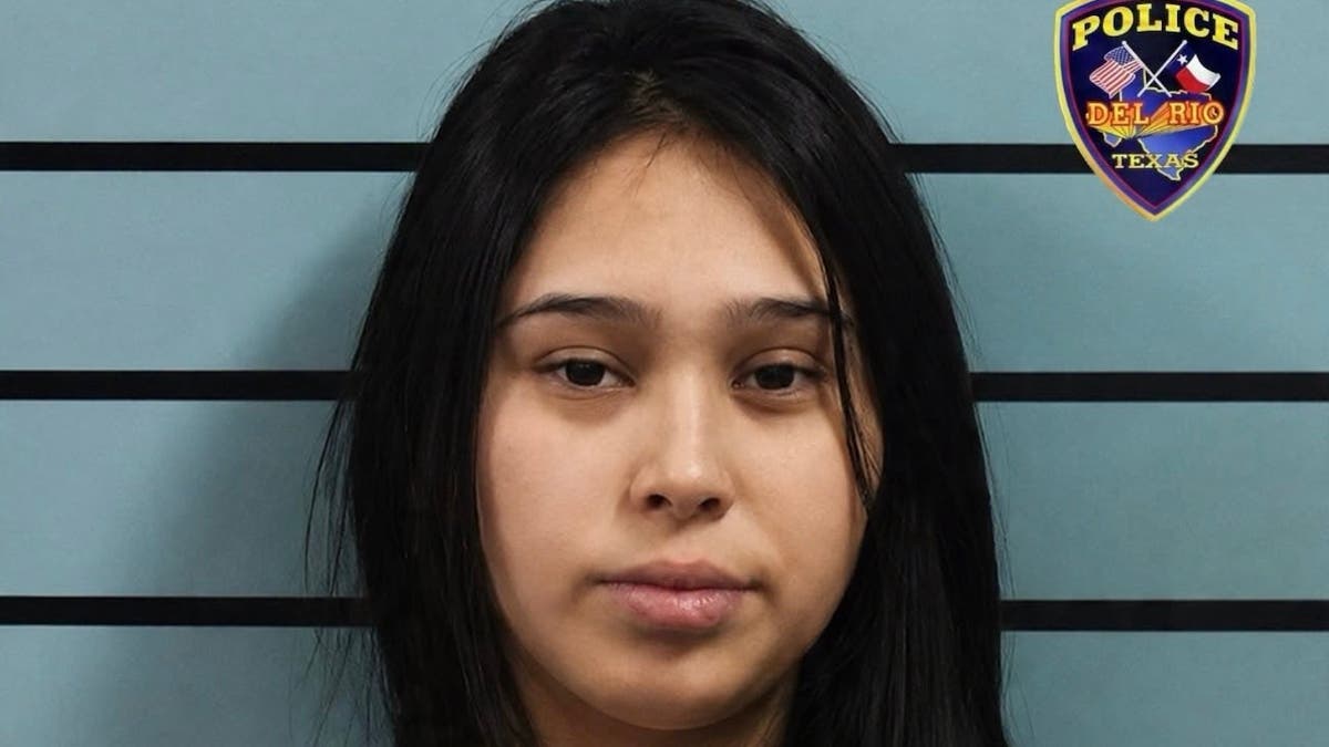 kyandra renee faz in a mugshot