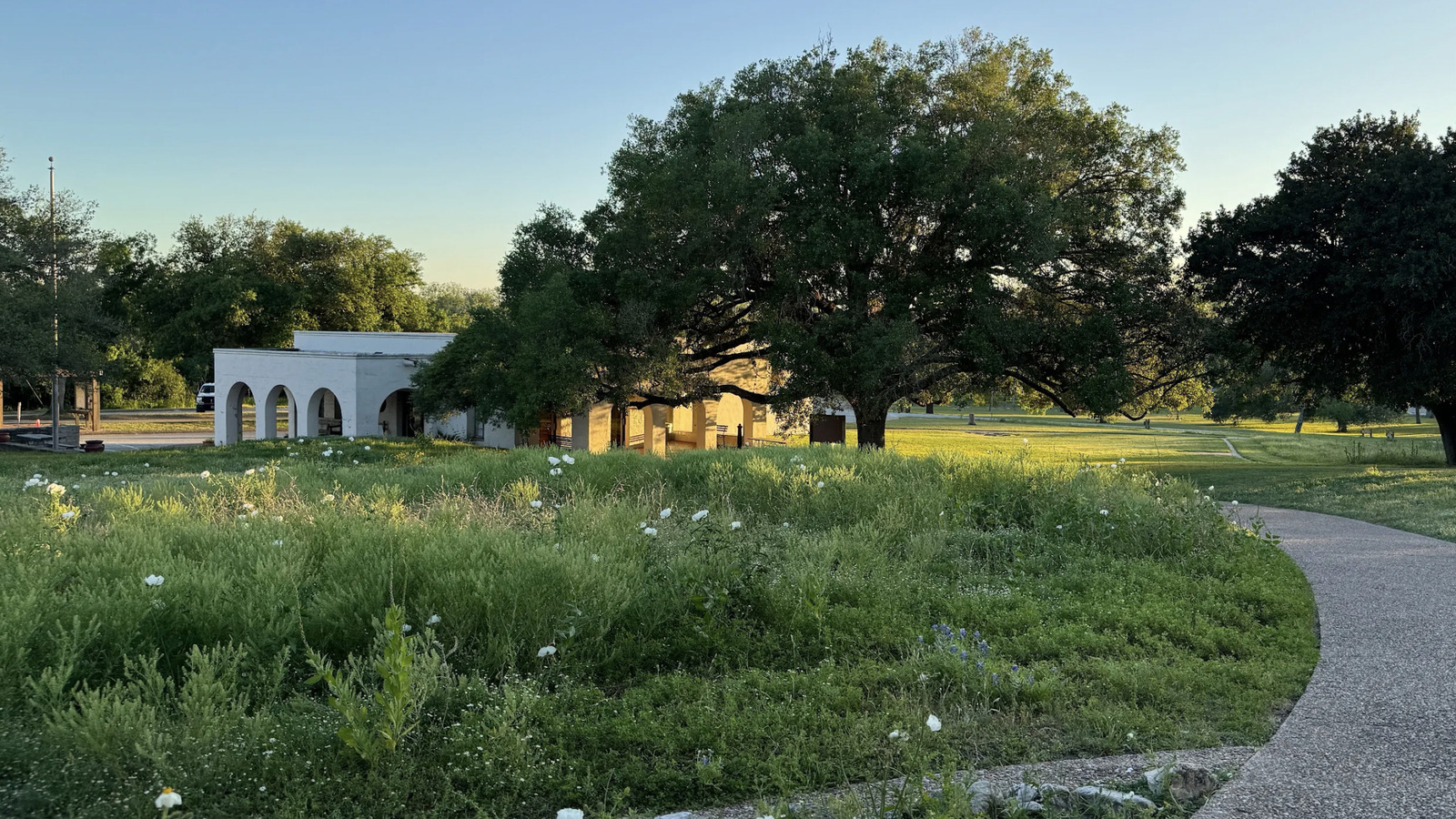 Texas' Riverside State Park Is A Perfect Corpus Christi Day Trip With Camping, Fishing, And Trails