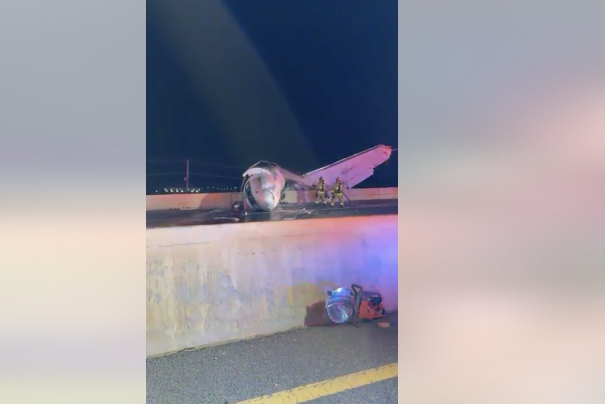 NetJets Cessna 680 Citation Latitude executive jet crashes on Texas highway
