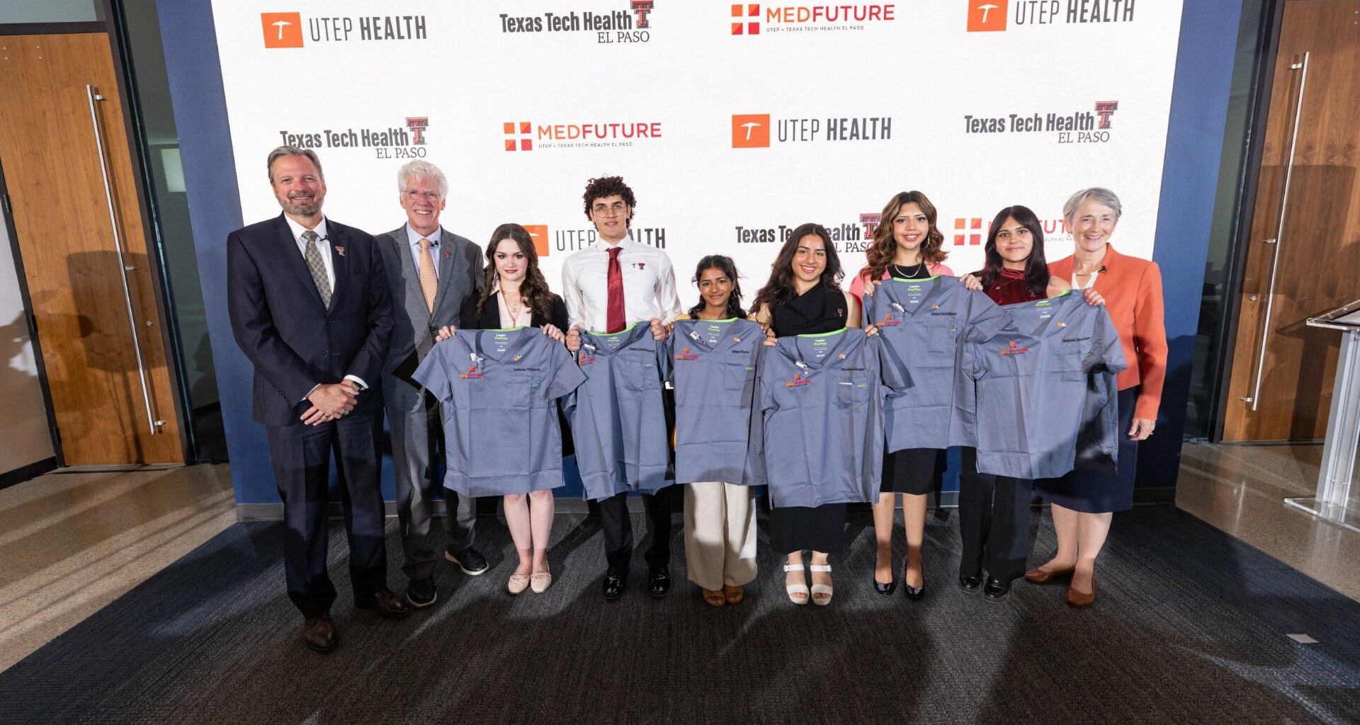 6 El Paso high school seniors selected for competitive pre-medical school program