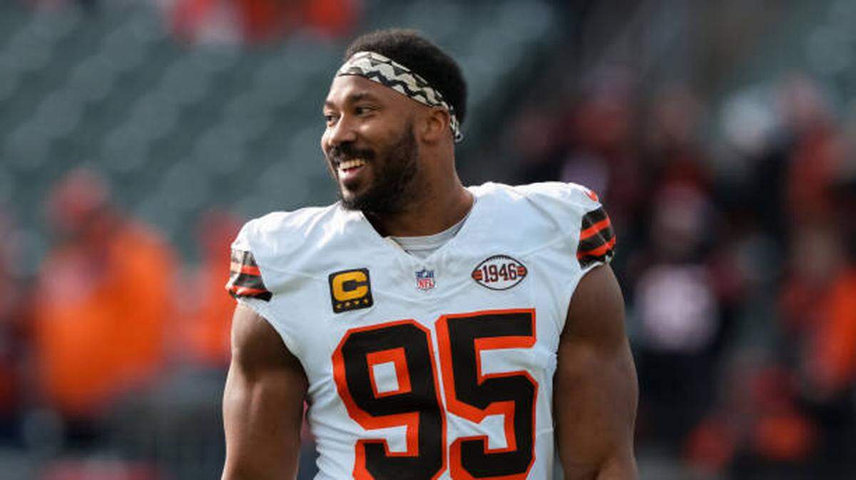 Myles Garrett is traded from Browns to Los Angeles Rams.