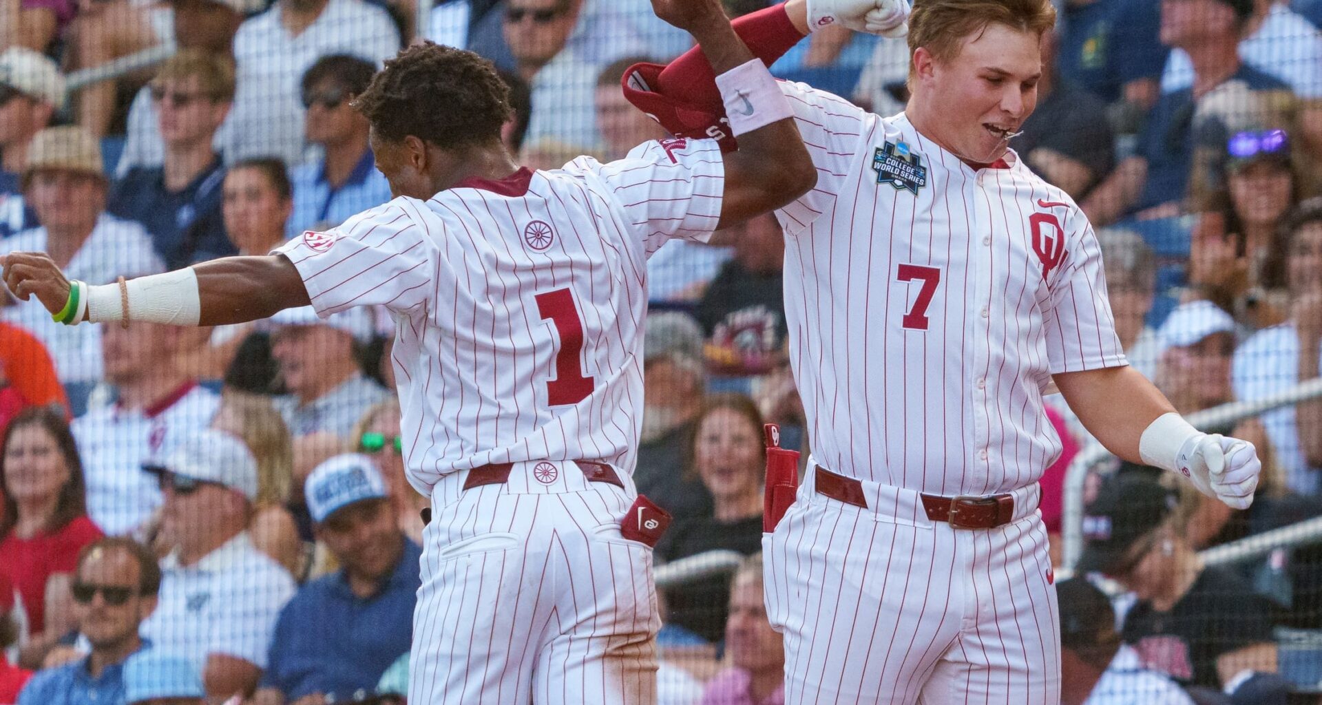 Oklahoma beats Georgia, Texas eliminates Alabama at MCWS