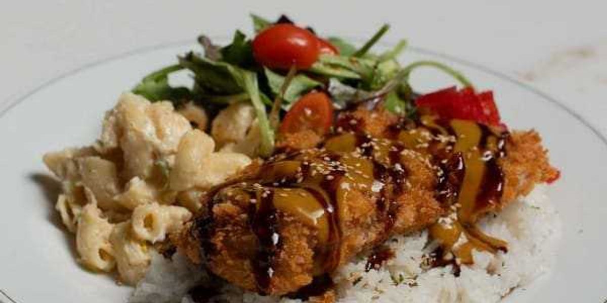 Hawaiian-inspired restaurant Pine Isle expands to Fort Worth