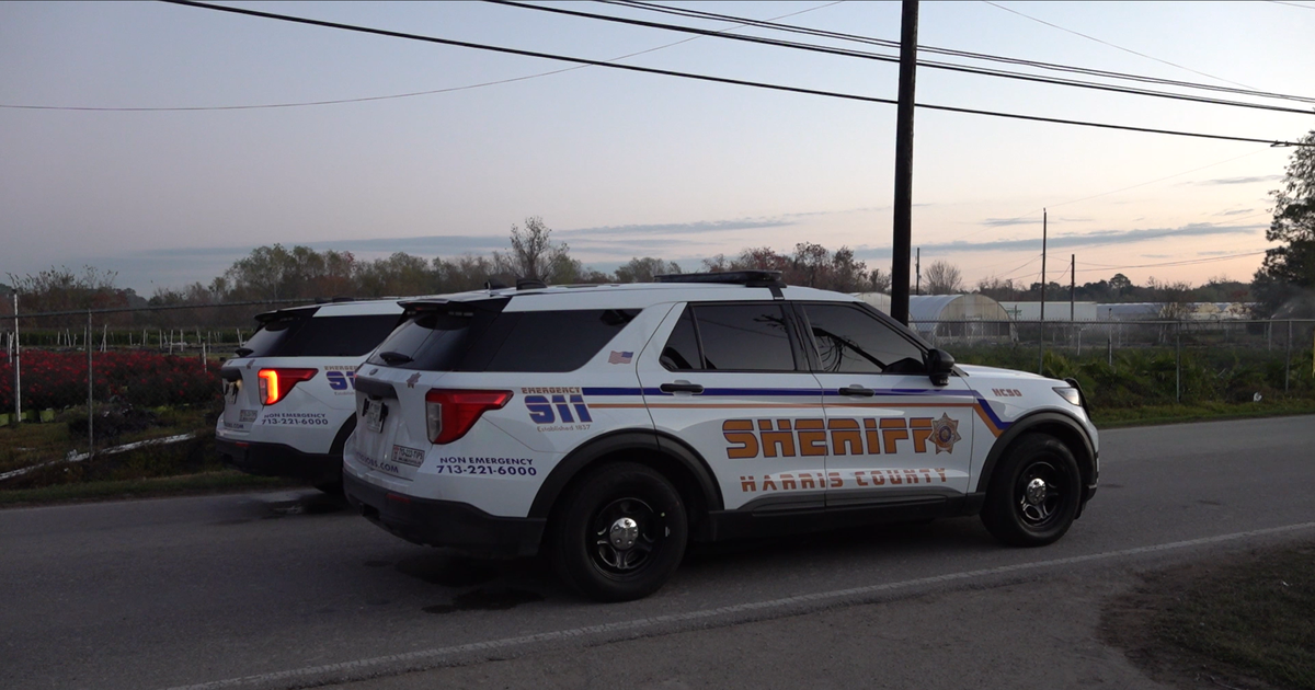 Harris Co. deputies investigating after 2 found dead at body shop