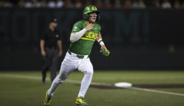 Texas beats Oregon to sweep Super Regional: Live updates recap