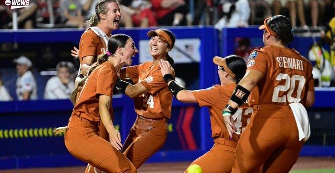 Teagan Kavan, Texas show grit in securing back-to-back titles