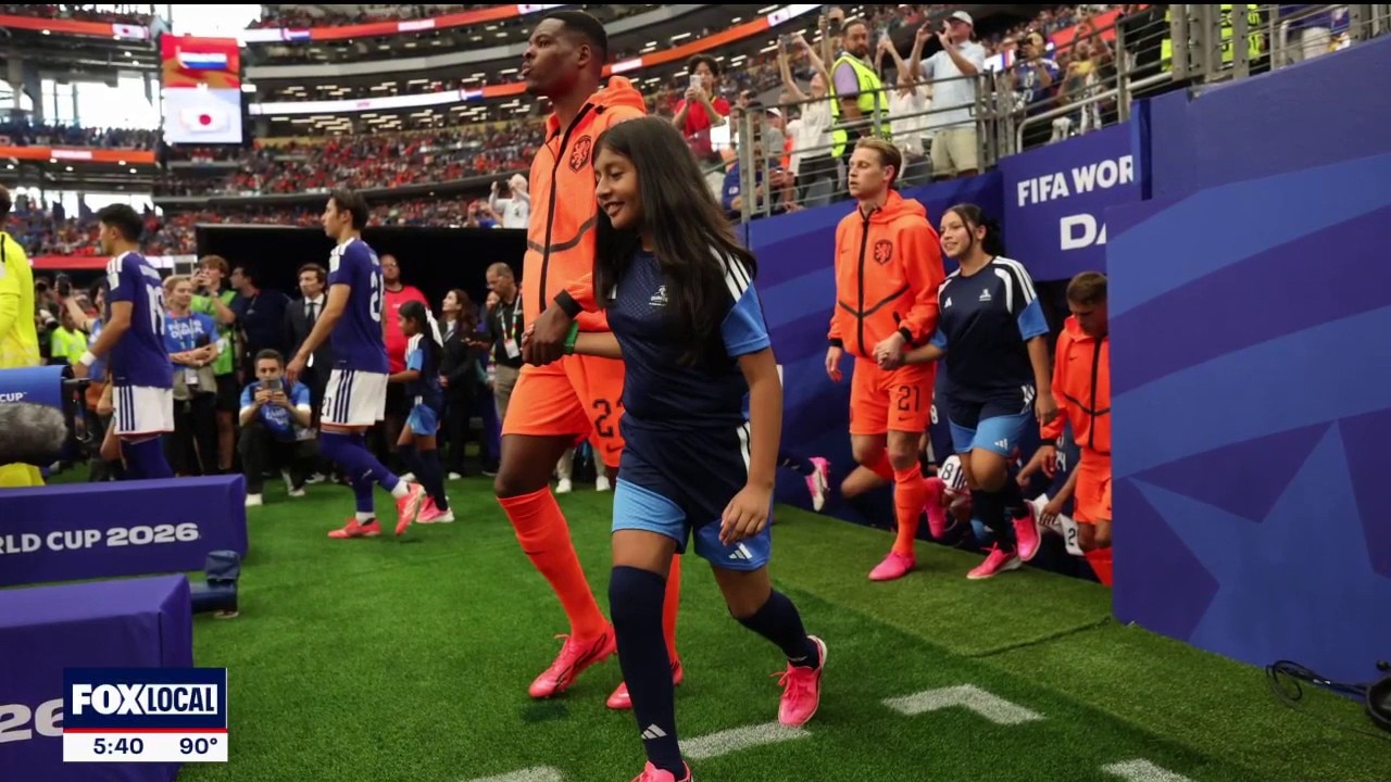 North Texas students escort World Cup stars onto pitch