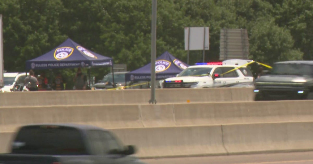 Teen killed in deadly North Texas crash between motorcycle, 18-wheeler, police say