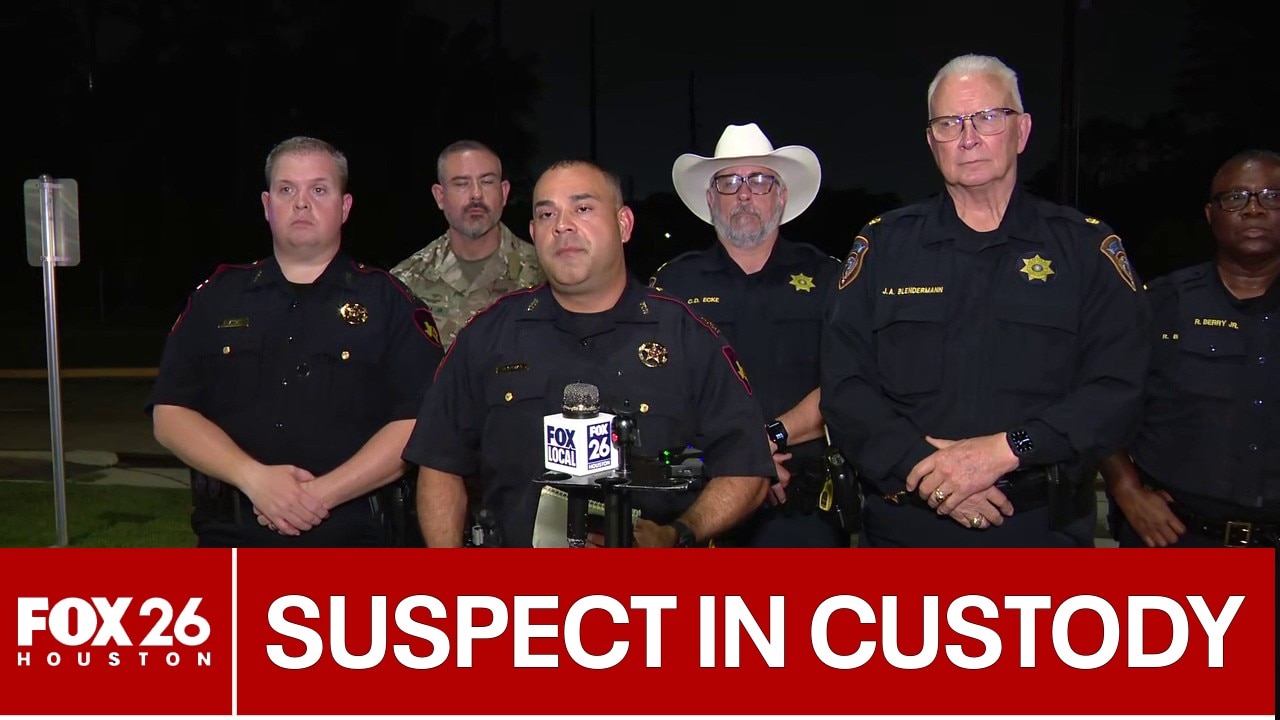 FULL VIDEO: Suspect in custody after Harris County Precinct 4 Constable Deputy was struck by suspect