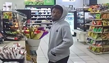 Trackdown: Dallas 7-Eleven robbery suspect wanted