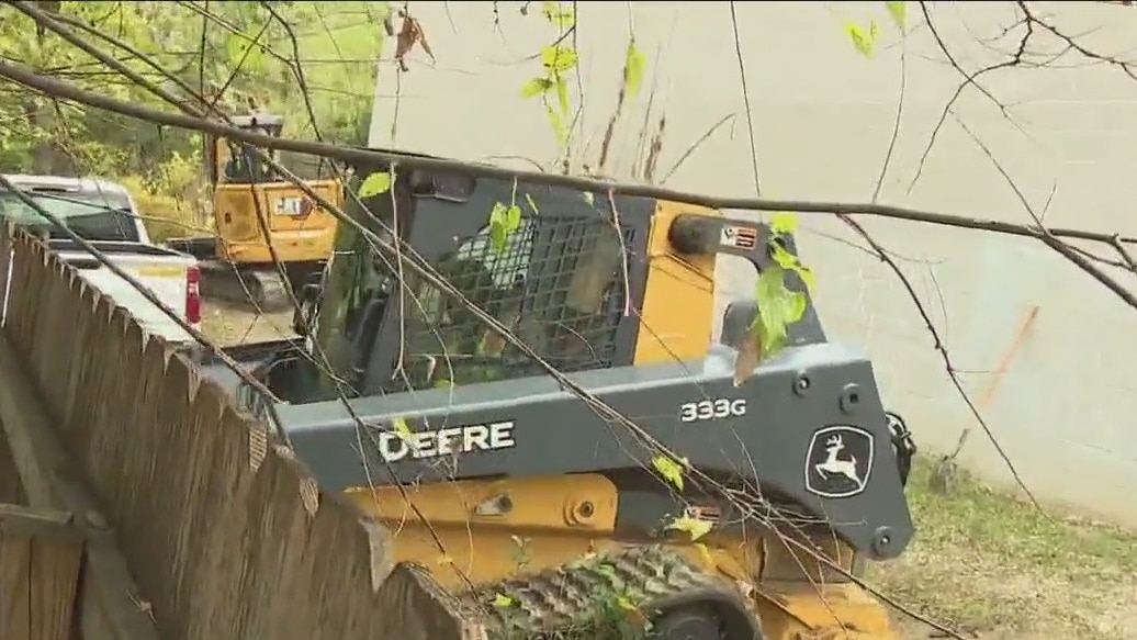PREVIOUS COVERAGE: Construction to cut through South Austin family's yard