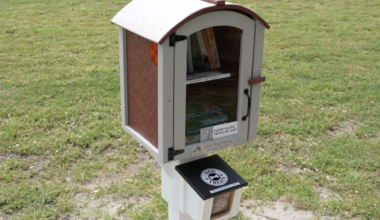Padre Island neighbors fill a reading gap with little free libraries
