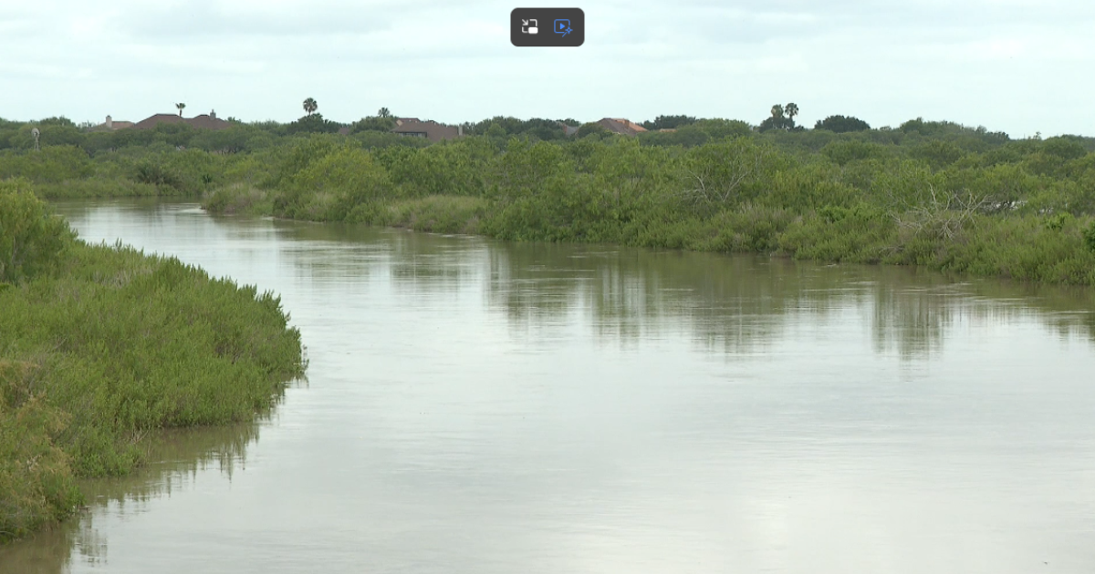 Oso Creek crests just below major flood stage
