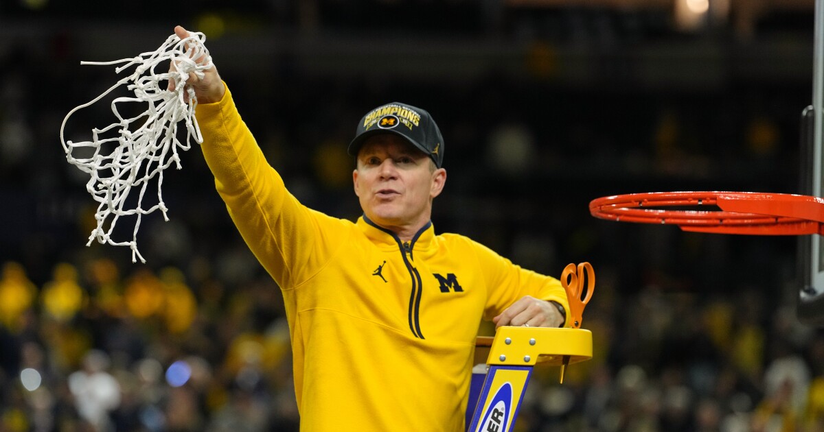 Dusty May leaving Michigan to take head coaching job with Dallas Mavericks