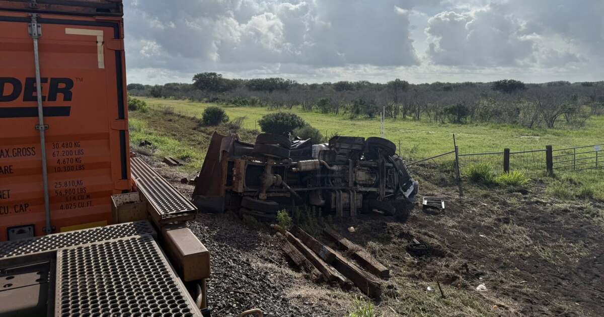 Train strikes dump truck near Sinton