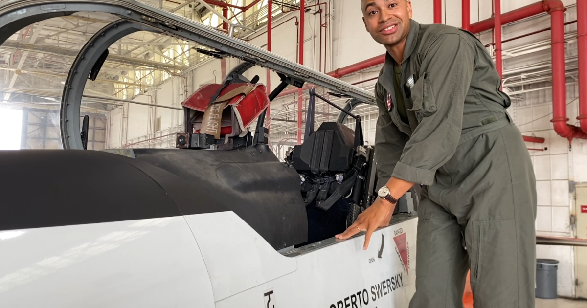 Honduran-born Marine captain becomes naval flight instructor