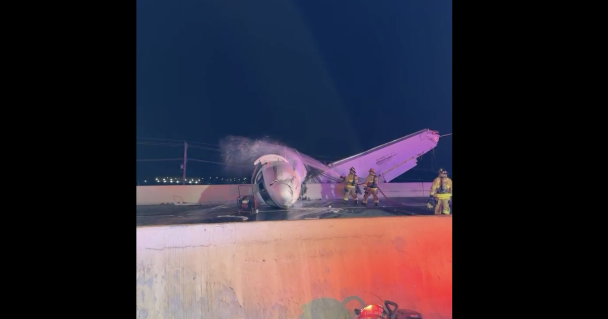 Private plane on way to Austin crashes in Laredo, killing 1