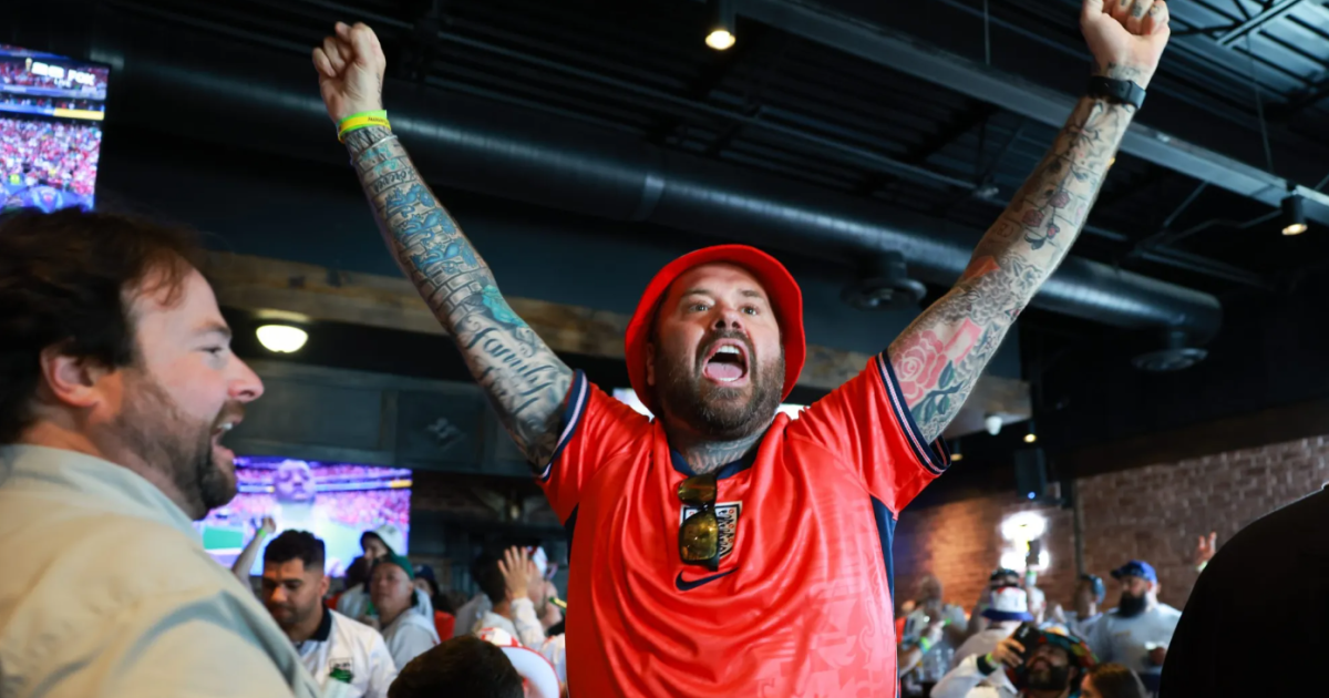 England fans flock to Arlington’s new Londoner Pub location