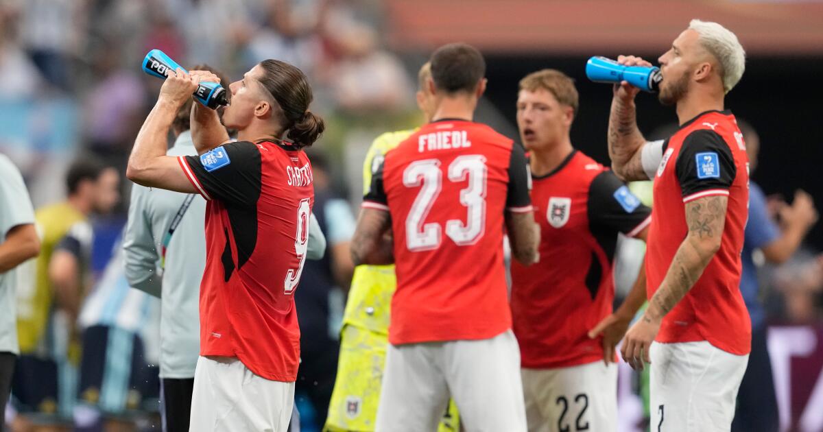 Fox pivots to partial ads during World Cup hydration breaks