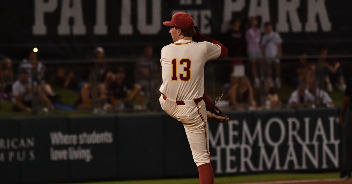 USC baseball dominates Texas A&M to advance to regional final