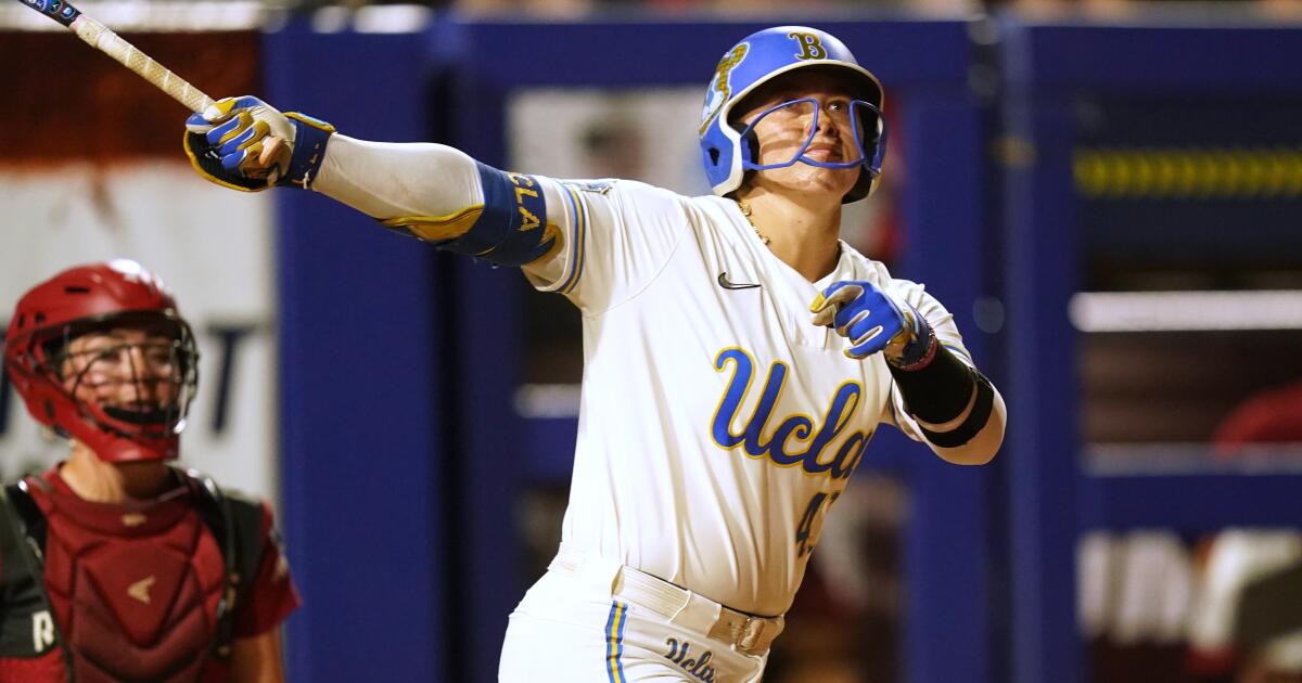 UCLA softball eliminated from WCWS by Kaitlyn Terry, Texas Tech