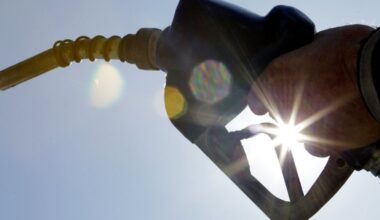 Gas prices continue to drop at local