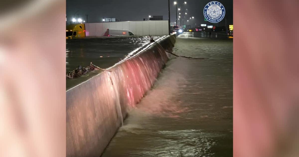 Flash flooding strands drivers on I-35 in Waco