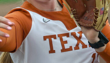 Texas softball player eats ladybugs for good luck
