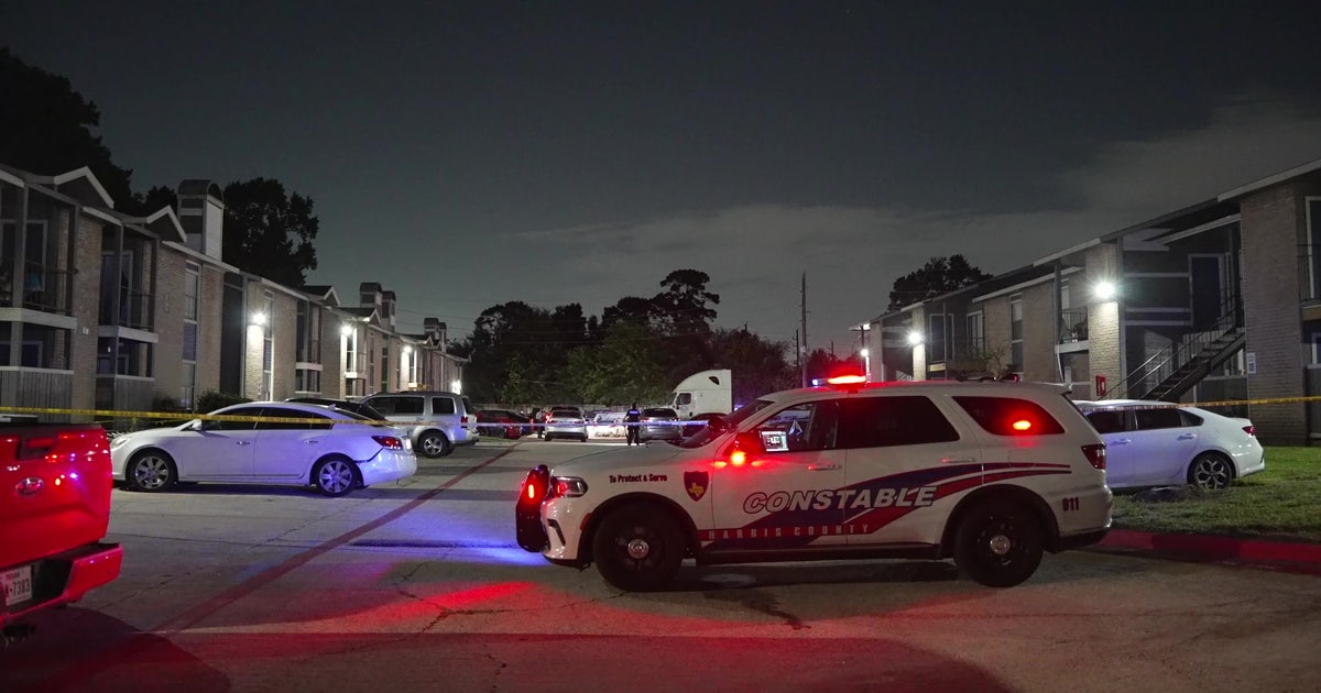 Harris County shooting: Man killed at apartment complex on Ella Blvd