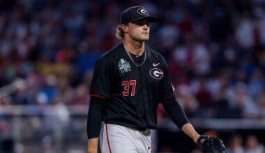Joey Volchko spins complete-game gem in 7-1 Georgia win over Texas