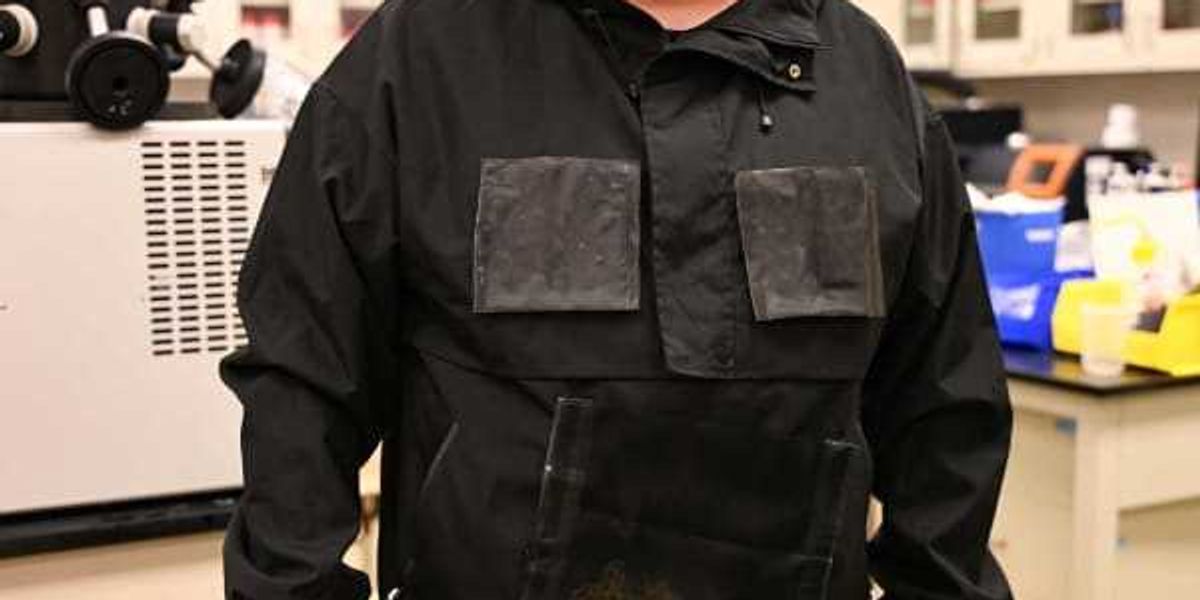 UT Austin engineers invent jacket that pulls water from air