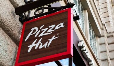 Yum! Brands agrees to sell Plano-based Pizza Hut for $2.7 billion