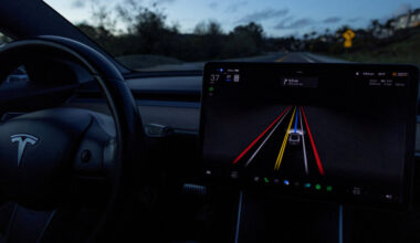 Tesla Driver Using Autopilot in Texas Crash Is Charged With Manslaughter